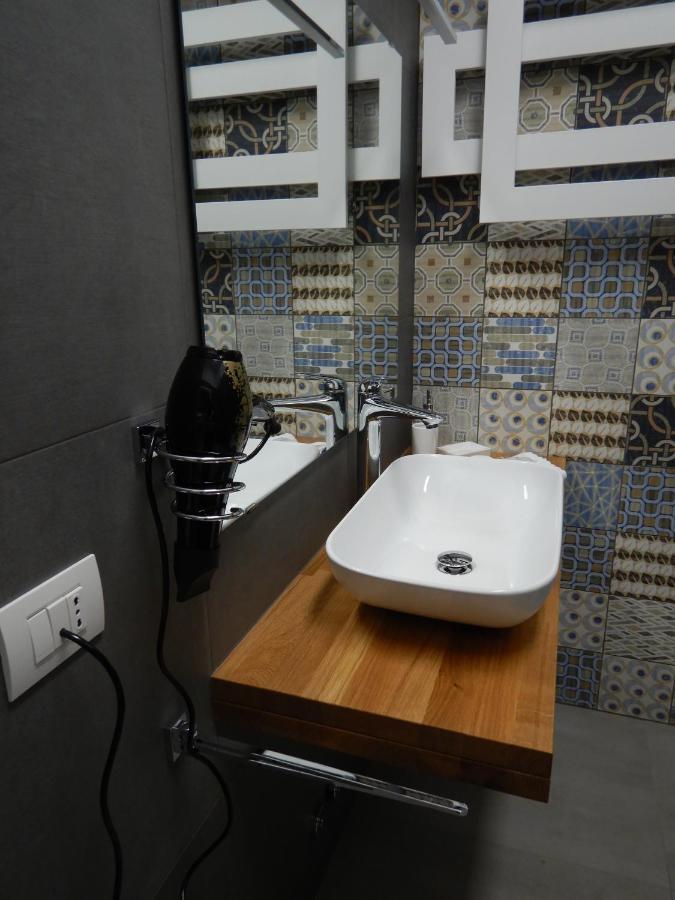 3Per3 Bed & Breakfast Busto Arsizio Bagian luar foto