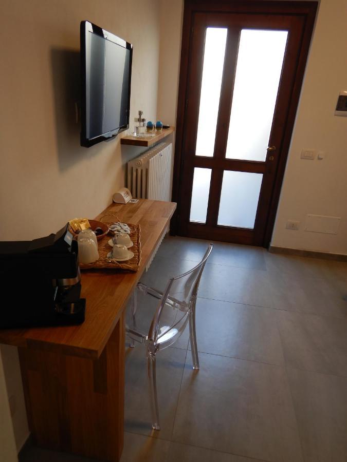 3Per3 Bed & Breakfast Busto Arsizio Bagian luar foto