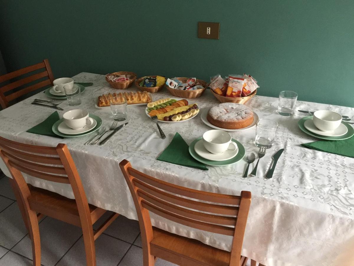 3Per3 Bed & Breakfast Busto Arsizio Bagian luar foto