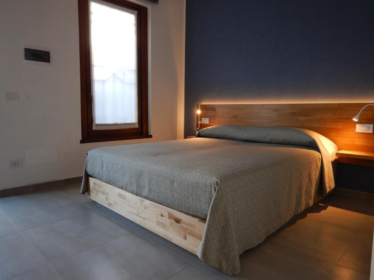 3Per3 Bed & Breakfast Busto Arsizio Bagian luar foto