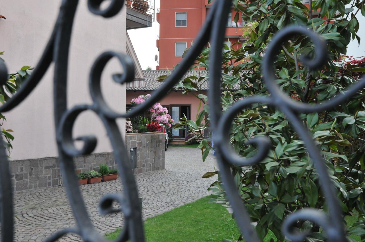 3Per3 Bed & Breakfast Busto Arsizio Bagian luar foto